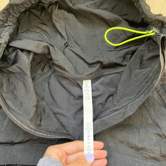 lululemon 1/4 zip pullover - Picture 4 of 6